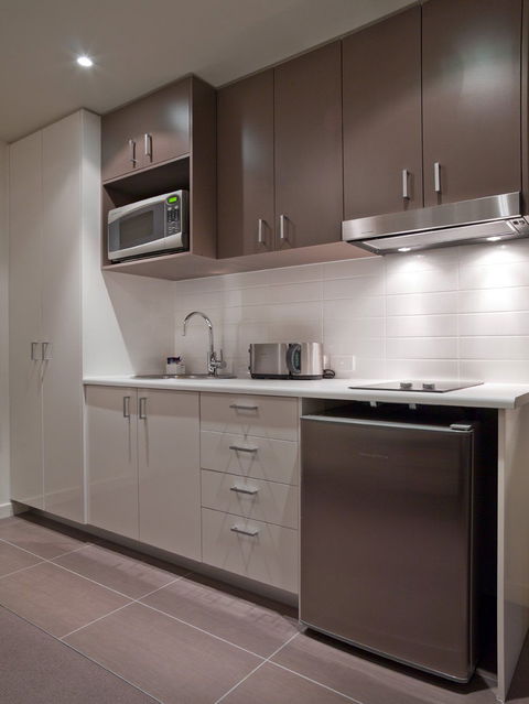 Quest Cheltenham Serviced Apartments - Accommodation QLD 8