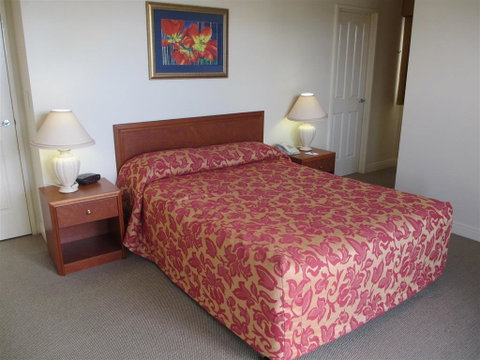 Springwood Tower Apartment Hotel - Accommodation QLD 3