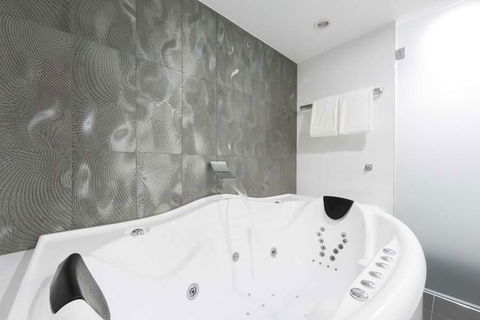 Avenue Hotel Canberra - Accommodation QLD 3