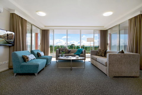 Pacific Suites Canberra - Accommodation QLD 1