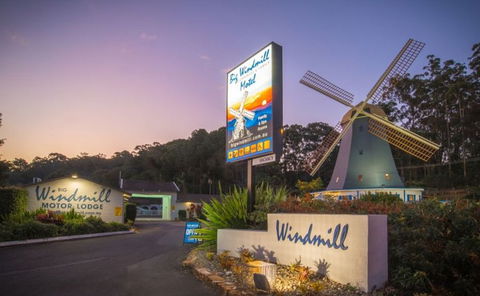The Big Windmill Motor Lodge - Accommodation QLD 0