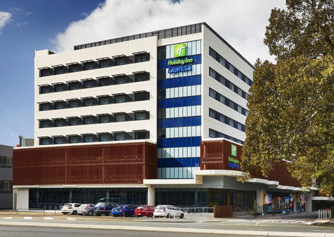 Holiday Inn Express Newcastle - Accommodation QLD 0