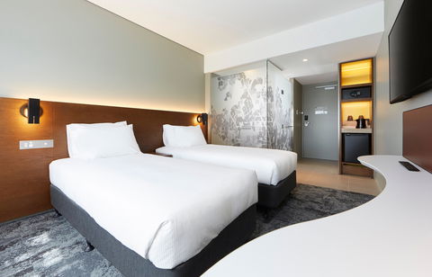 Holiday Inn Express Newcastle - Accommodation QLD 7