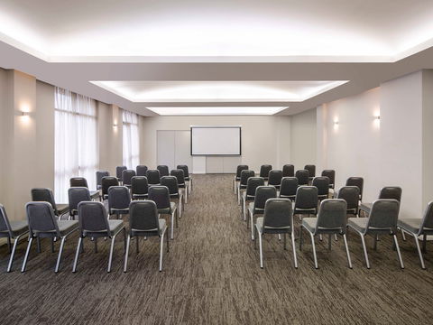 Mercure Newcastle - Accommodation QLD 16