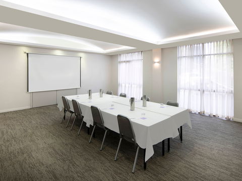 Mercure Newcastle - Accommodation QLD 17