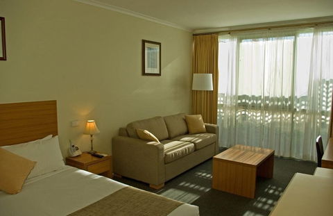 Admiralty Inn - Accommodation QLD 3