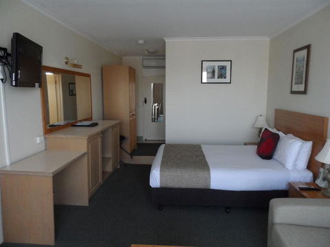 Admiralty Inn - Accommodation QLD 7