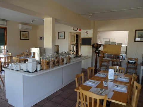 Admiralty Inn - Accommodation QLD 10