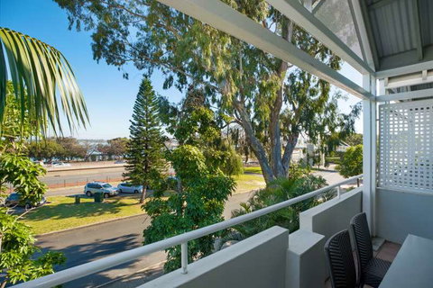 Broadwater Resort Apartments - Accommodation QLD 2