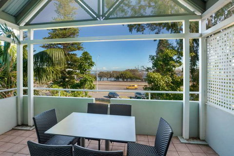 Broadwater Resort Apartments - Accommodation QLD 3
