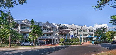 Broadwater Resort Apartments - Accommodation QLD 4