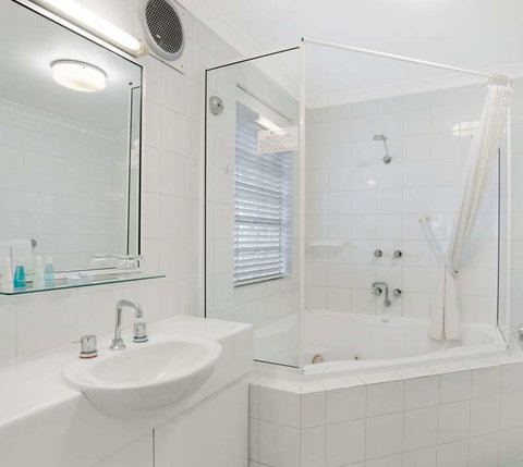 Broadwater Resort Apartments - Accommodation QLD 17