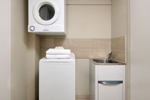 Fraser Suites Perth - Accommodation QLD 17