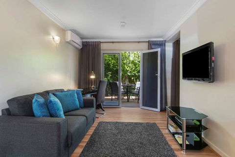 The Peninsula Riverside Apartments - Accommodation QLD 3