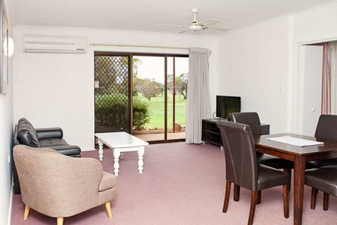 Comfort Inn & Suites Riverland - Accommodation QLD 4