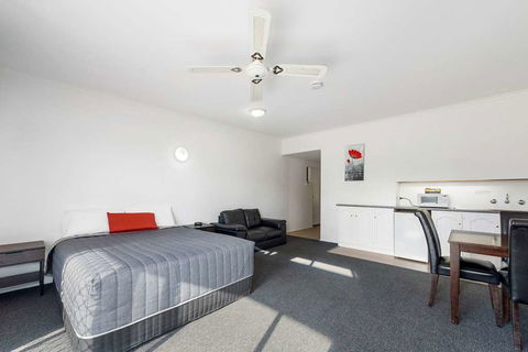 Comfort Inn & Suites Riverland - Accommodation QLD 7