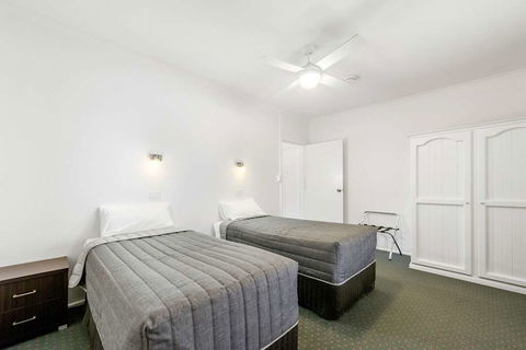 Comfort Inn & Suites Riverland - Accommodation QLD 8