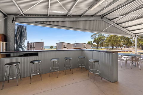 Discovery Parks Lake Bonney - Accommodation QLD 0