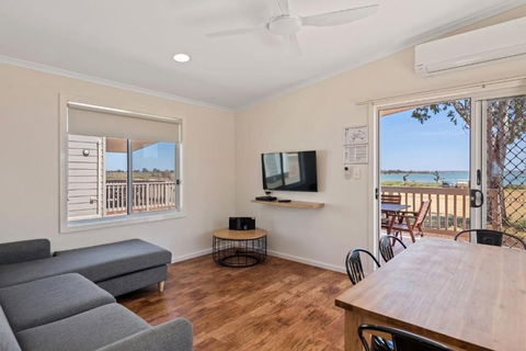 Discovery Parks Lake Bonney - Accommodation QLD 3