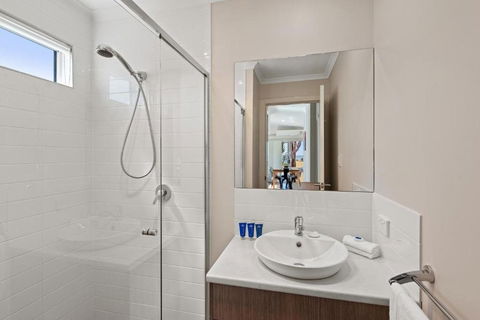 Discovery Parks Lake Bonney - Accommodation QLD 4