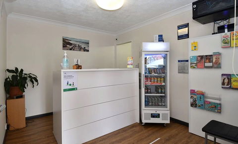 Kennedy Drive Motel - Accommodation QLD 3