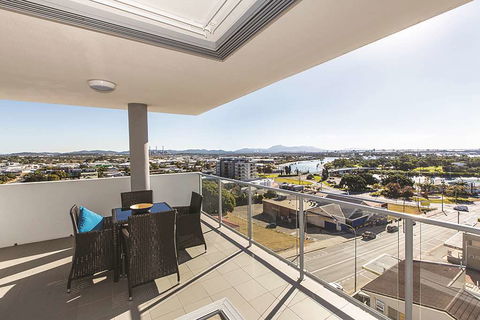 Curtis Central Apartments - Accommodation QLD 8