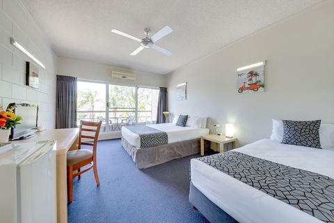 Camelot Motel - Accommodation QLD 3