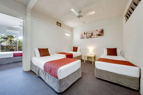 Camelot Motel - Accommodation QLD 4