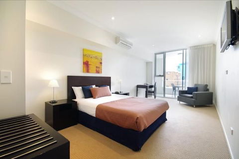 Macquarie Waters Boutique Apartment Htl - Accommodation QLD 2