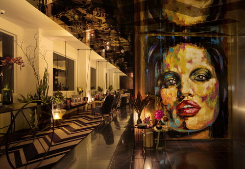 Adelphi Hotel - Accommodation QLD 2