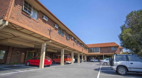 St Georges Motor Inn - Accommodation QLD 2