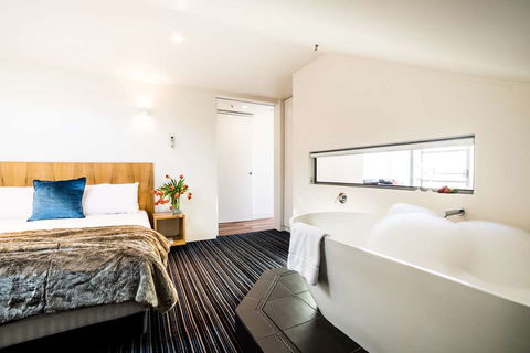Salamanca Wharf Hotel - Accommodation QLD 2