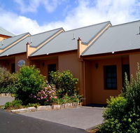 Meredith House and Mews - Accommodation QLD