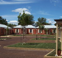 Ross Motel  Caravan Park - Accommodation QLD