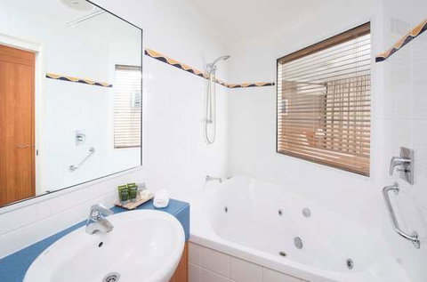 Mantra Hervey Bay - Accommodation QLD 2