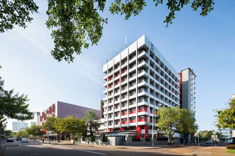 H On Smith Hotel - Accommodation QLD 1