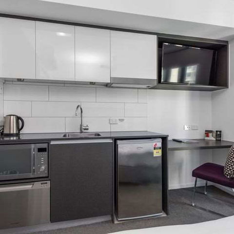 H On Mitchell Apartment Hotel - Accommodation QLD 1