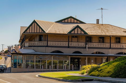 Aurora Ozone Hotel - Accommodation QLD 1