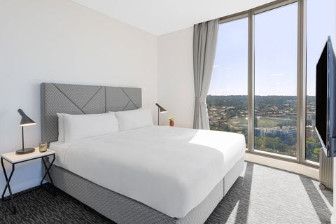 Meriton Suites George St - Accommodation QLD 0