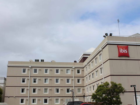 Ibis Newcastle - Accommodation QLD 2