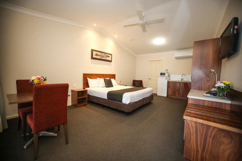 Roma Explorers Inn - Accommodation QLD 2