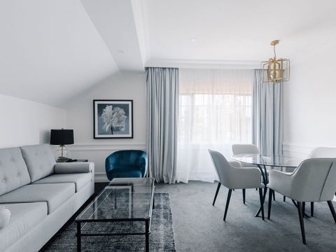 Grand Mercure The Hills Lodge - Accommodation QLD 1