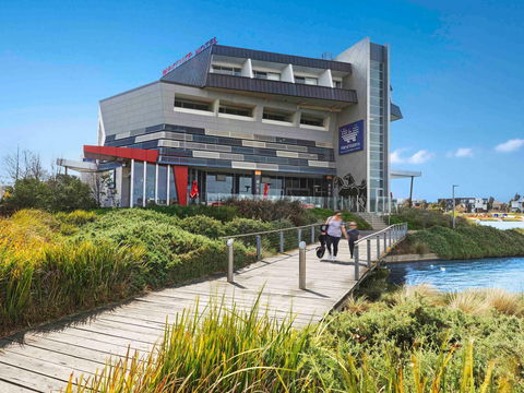 Mercure Melbourne Caroline Springs - Accommodation QLD 1