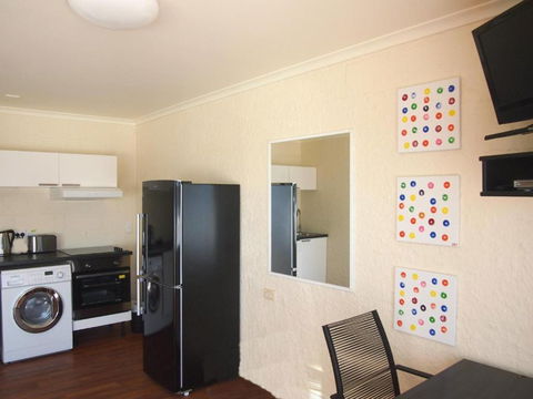 Siesta Central Apartments - Accommodation QLD 2