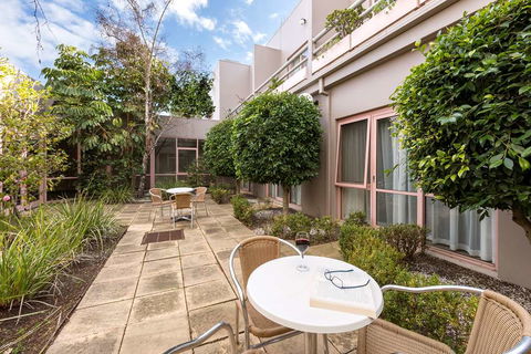 Kimberley Gardens Hotel, Serviced Apts - Accommodation QLD 0