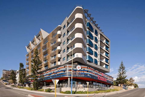 Ramada VetroBlu Scarborough Beach - Accommodation QLD 1