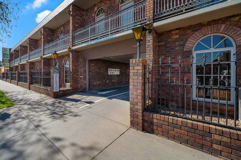 Quality Hotel Sherbourne Terrace - Accommodation QLD 0