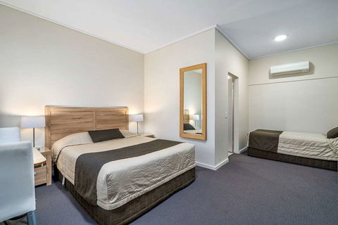 Quality Hotel Sherbourne Terrace - Accommodation QLD 2