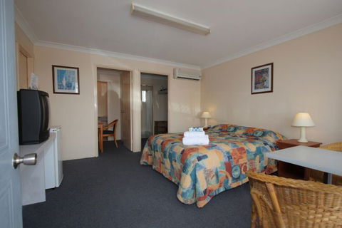 Alexander Motel & Peppercorn Restaurant - Accommodation QLD 0