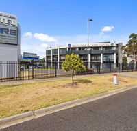Quality Inn Taylors Lakes Motel - Accommodation QLD